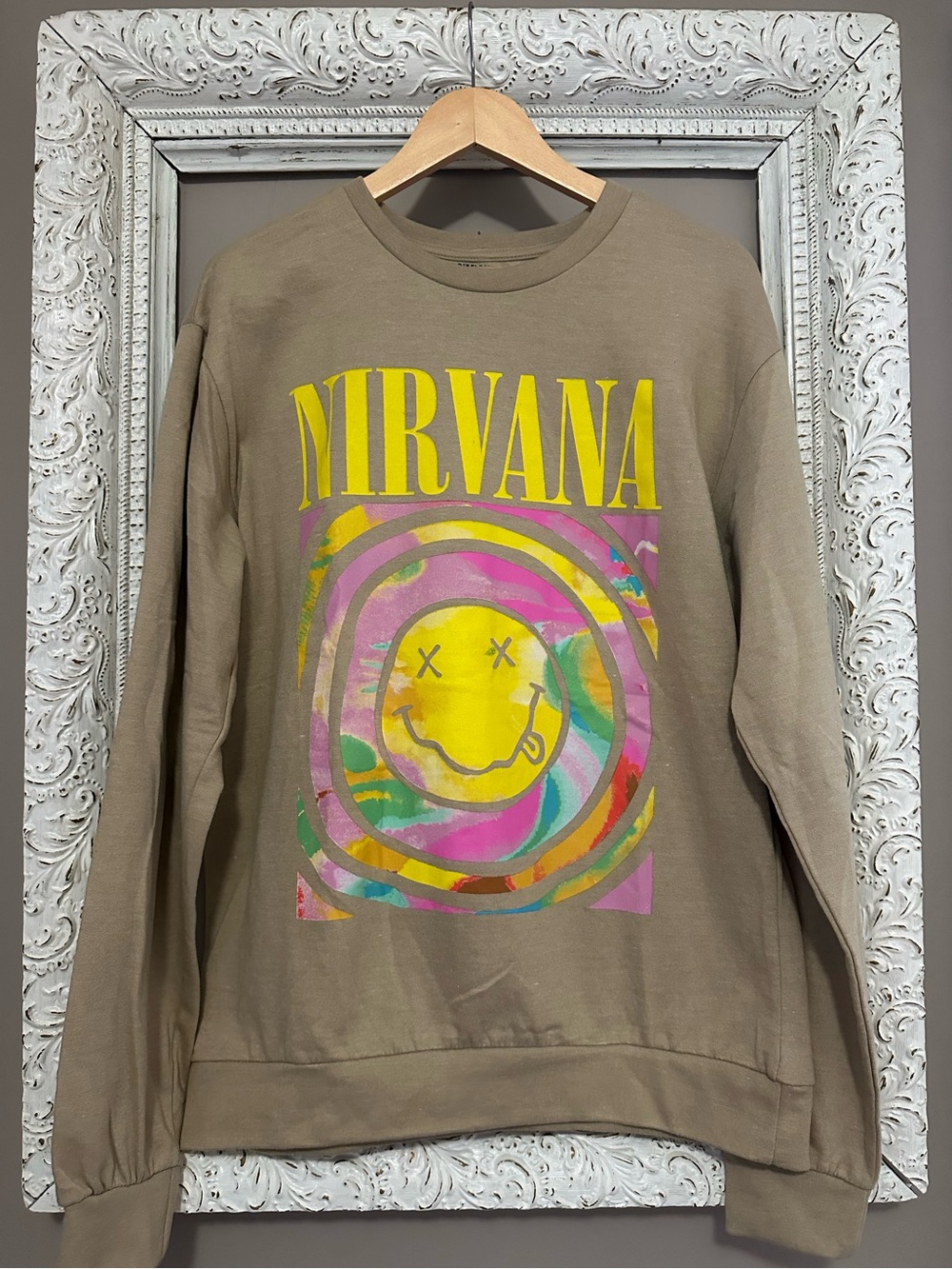 NIRVANA Taupe Crewneck Sweatshirt. Size L. ❣️